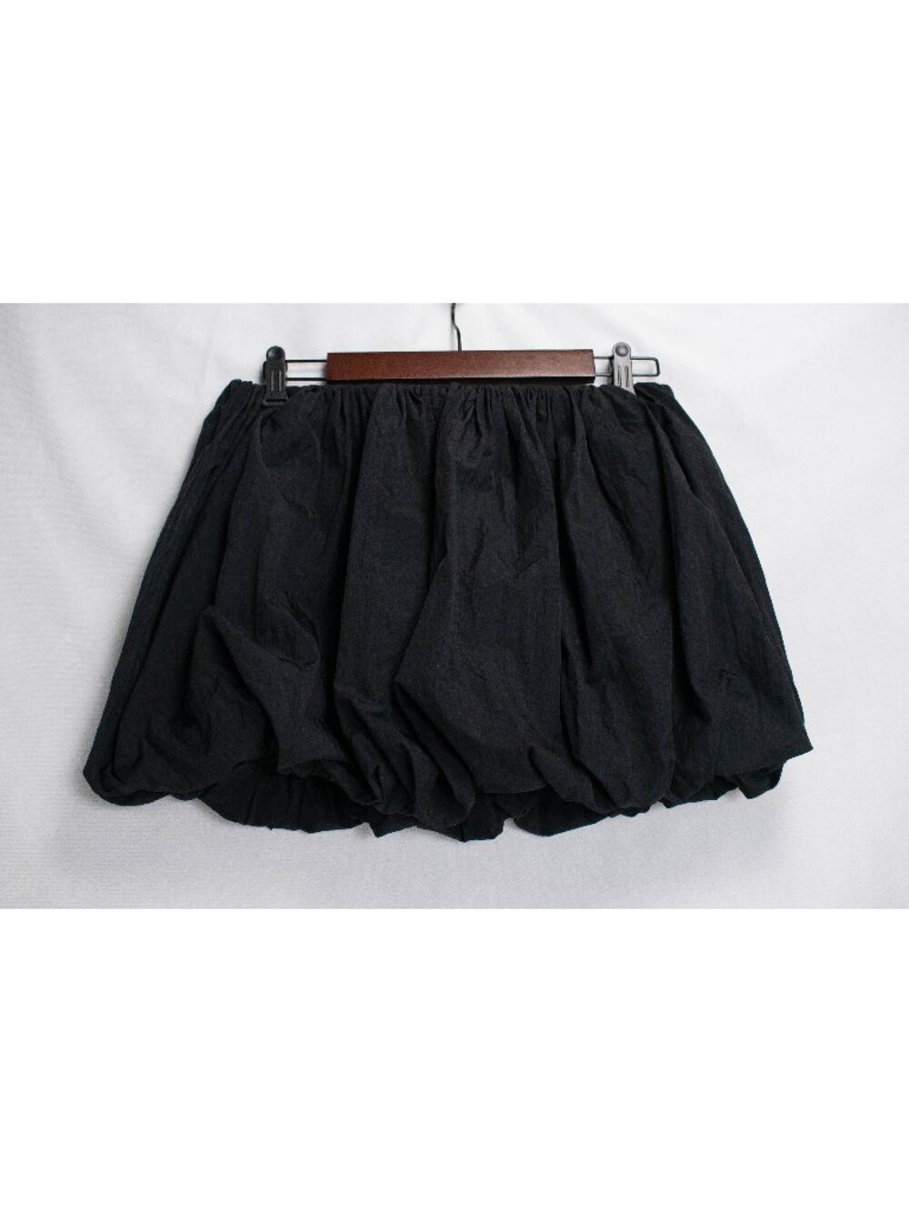 Musera Girl’s L (30 x 14.5) Rich Black Taffeta Gathered Full Balloon Skirt